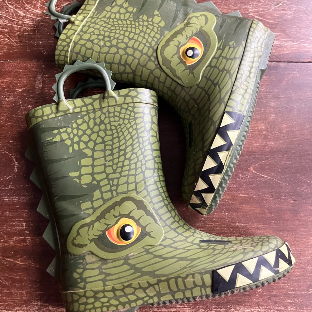 Crocodile-Themed Kids Rain Boots - Olive